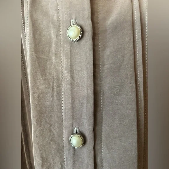 Vintage tuxedo pleated blouse - Picture 4 of 10
